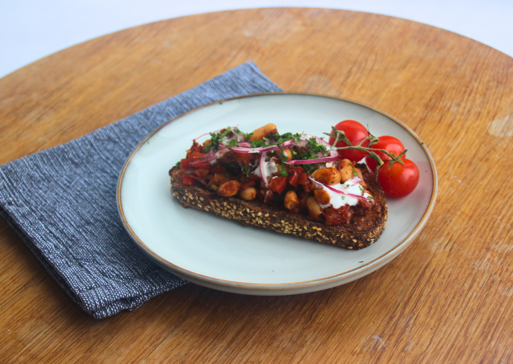 Bonen op geroosterd brood